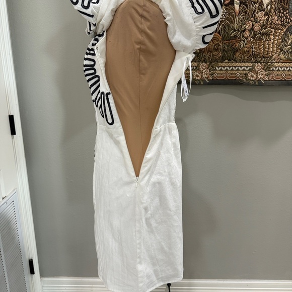 H&M White Mini Dress with Black Detailing - Picture 4 of 11